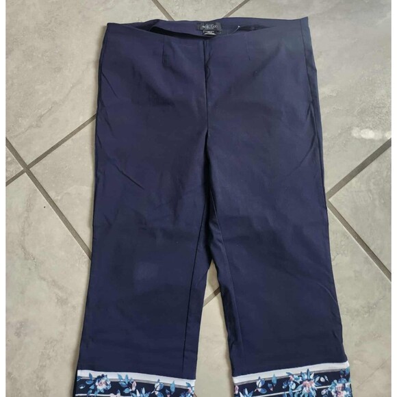 Michel Studio Navy cropped pants floral hem 22" Inseam NEW size 16 - Picture 4 of 8